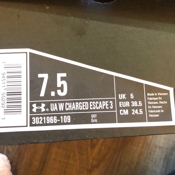Under armor running shoes - Picture 5 of 5